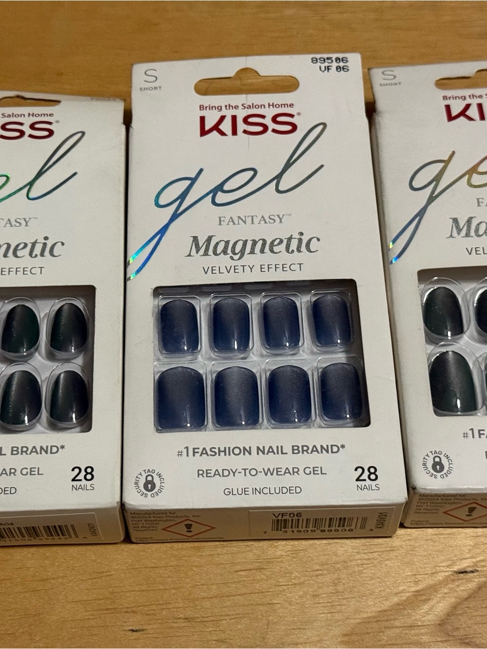 KISS Gel Fantasy Magnetic Ready-to-Wear Nails - 2 Gray & 1 Blue
NEW